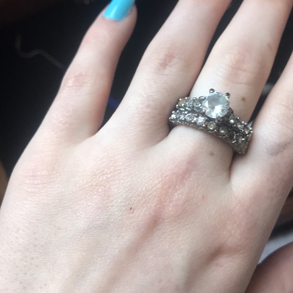 Ring - Picture 2 of 3
